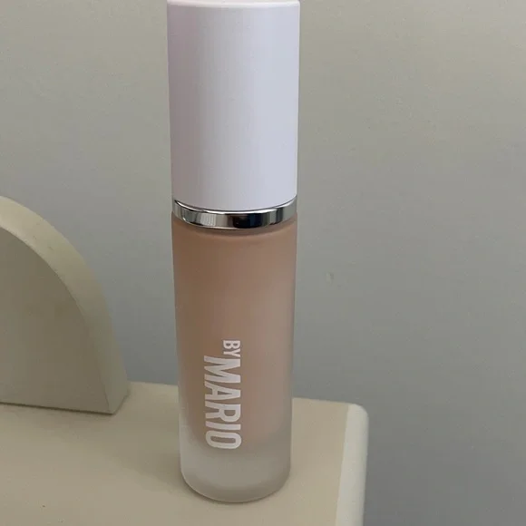 Makeup by Mario Surreal Skin Natural Foundation - 1C - Picture 3 of 6